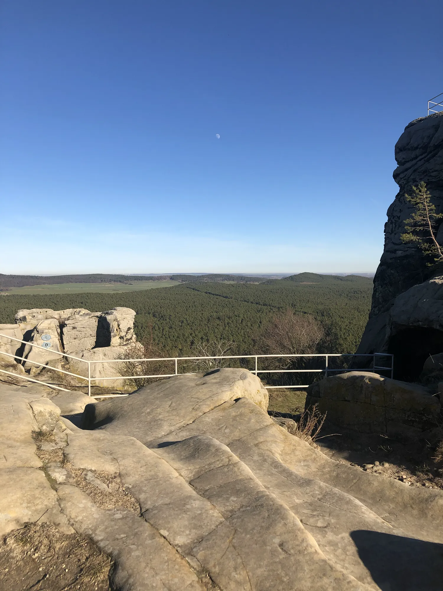 Harzblick als ruhiger visueller Anker für den Beratungsabschnitt